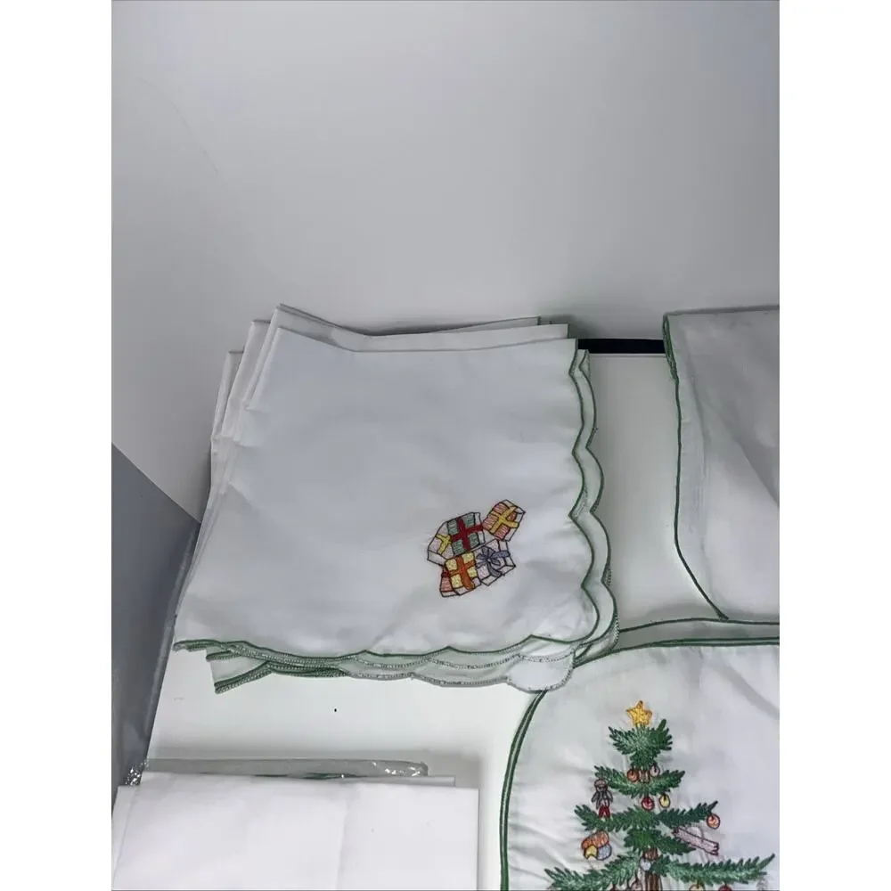 Set of Vintage B.M. Jabara Christmas Embroidered - 8 Placemats 8 Napkins Runner